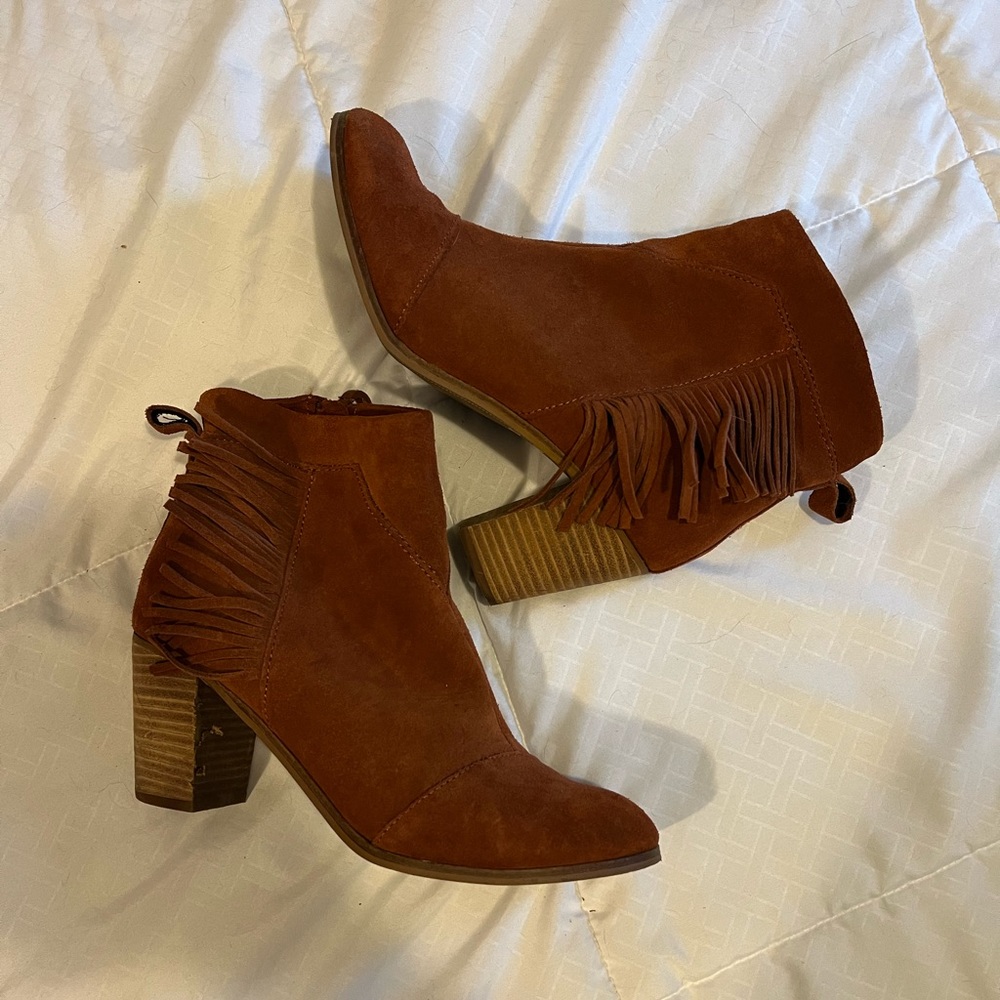 Toms suede fringe booties